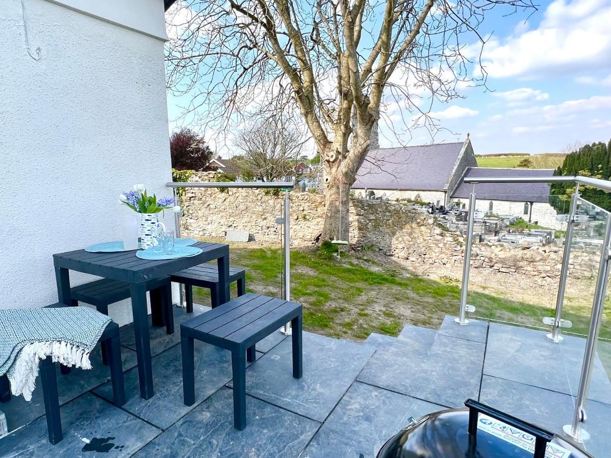 Orchard Lodge -Coastal Retreat, New Build, Village Views, Private Garden And Terrace Saint Brides Major Luaran gambar