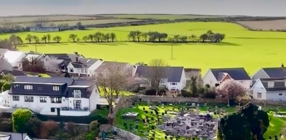 Orchard Lodge -Coastal Retreat, New Build, Village Views, Private Garden And Terrace Saint Brides Major Luaran gambar